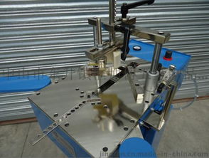 廣東專業(yè)廠家供應(yīng)大型國(guó)畫(huà)框大相框大鏡框?qū)Ｓ么笮妥钚驴頿3釘角機(jī)圖片,廣東專業(yè)廠家供應(yīng)大型國(guó)畫(huà)框大相框大鏡框?qū)Ｓ么笮妥钚驴頿3釘角機(jī)高清圖片 中山市東升鎮(zhèn)框師傅五金制品廠